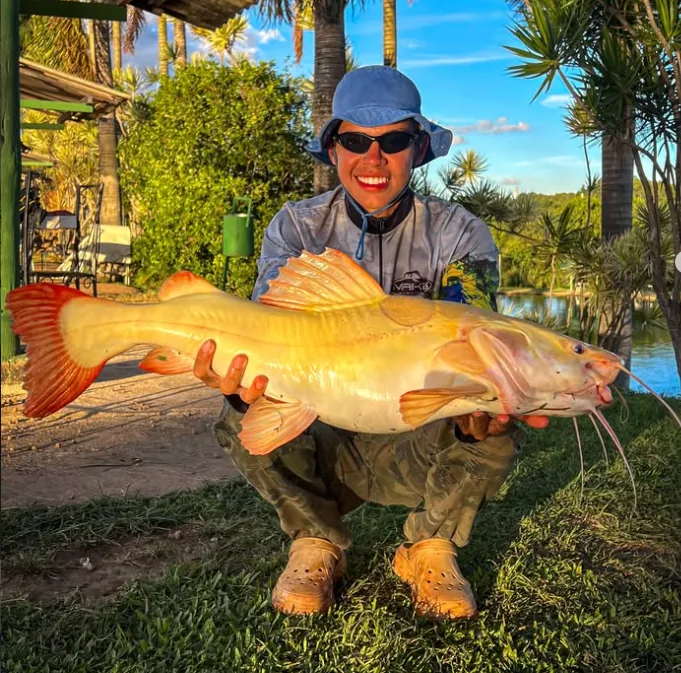 Pescador com pirara no Pesque-Pague Taguatinga